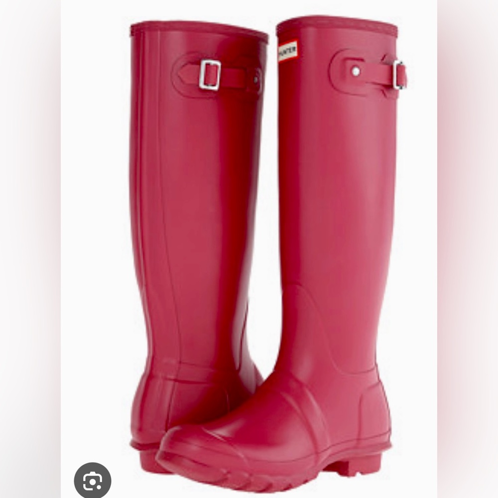 Hunter Rain Boots Wellington Gloss Tall Women’s in Raspberry